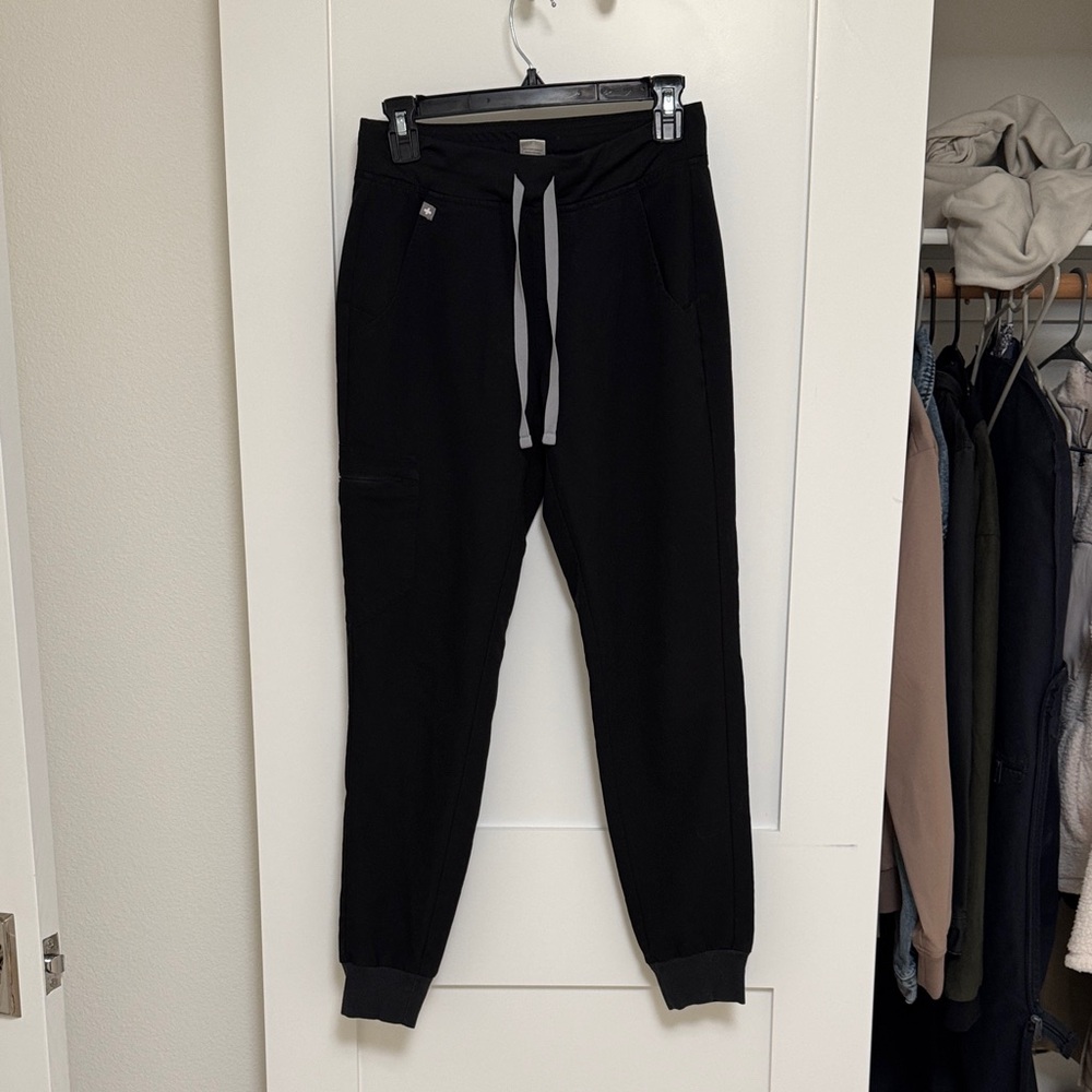 Figs Black Ankle Jogger Pants